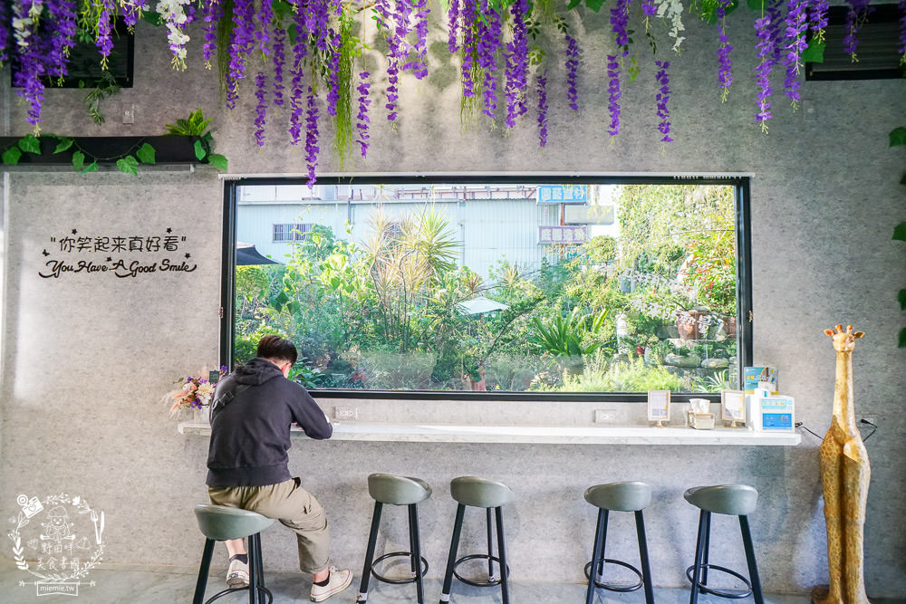 高雄[蒔遇Daily Green]隱藏在秘密花園的網美甜點店!蝦皮人氣第一名的18種口味司康?繽紛網美霜淇淋超好拍照!
