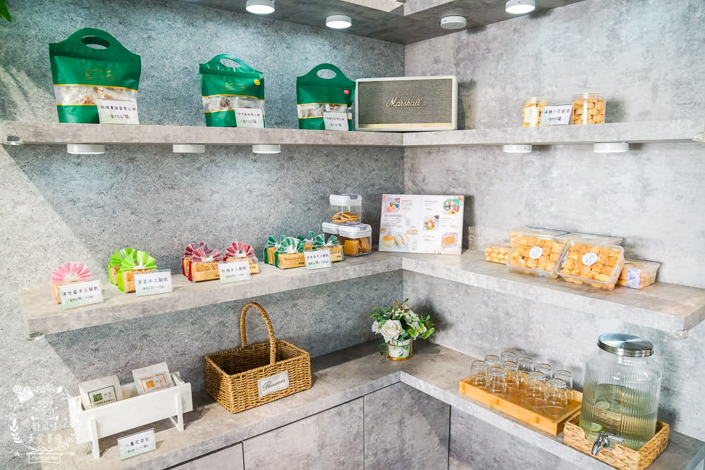高雄[蒔遇Daily Green]隱藏在秘密花園的網美甜點店!蝦皮人氣第一名的18種口味司康?繽紛網美霜淇淋超好拍照!