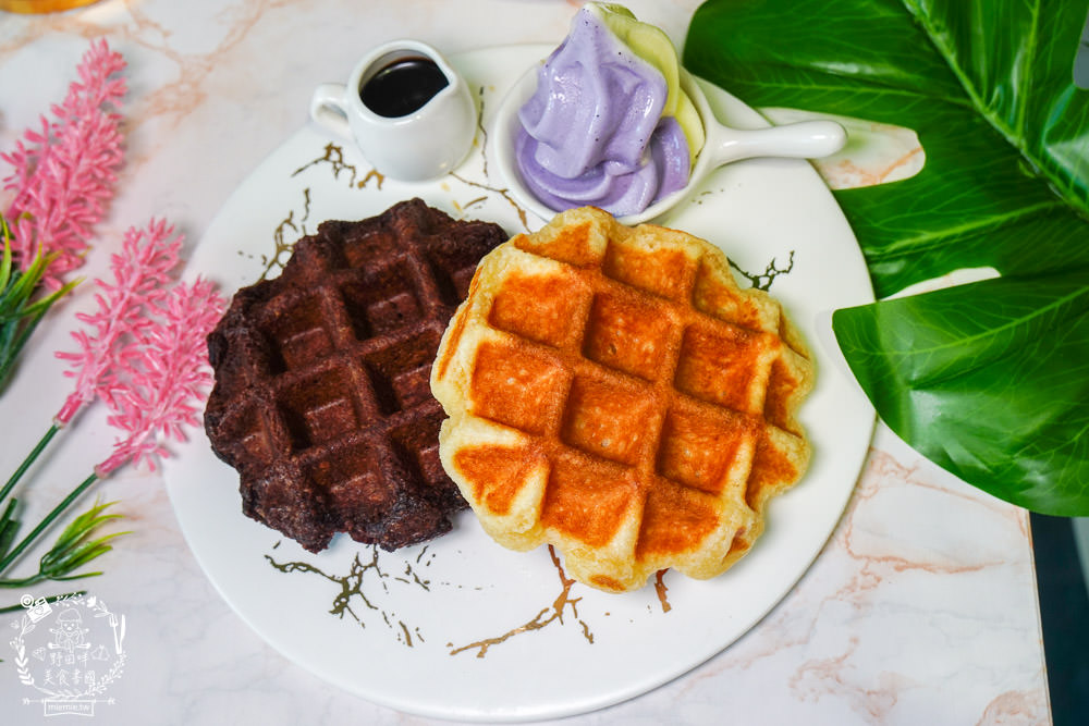 高雄[蒔遇Daily Green]隱藏在秘密花園的網美甜點店!蝦皮人氣第一名的18種口味司康?繽紛網美霜淇淋超好拍照!