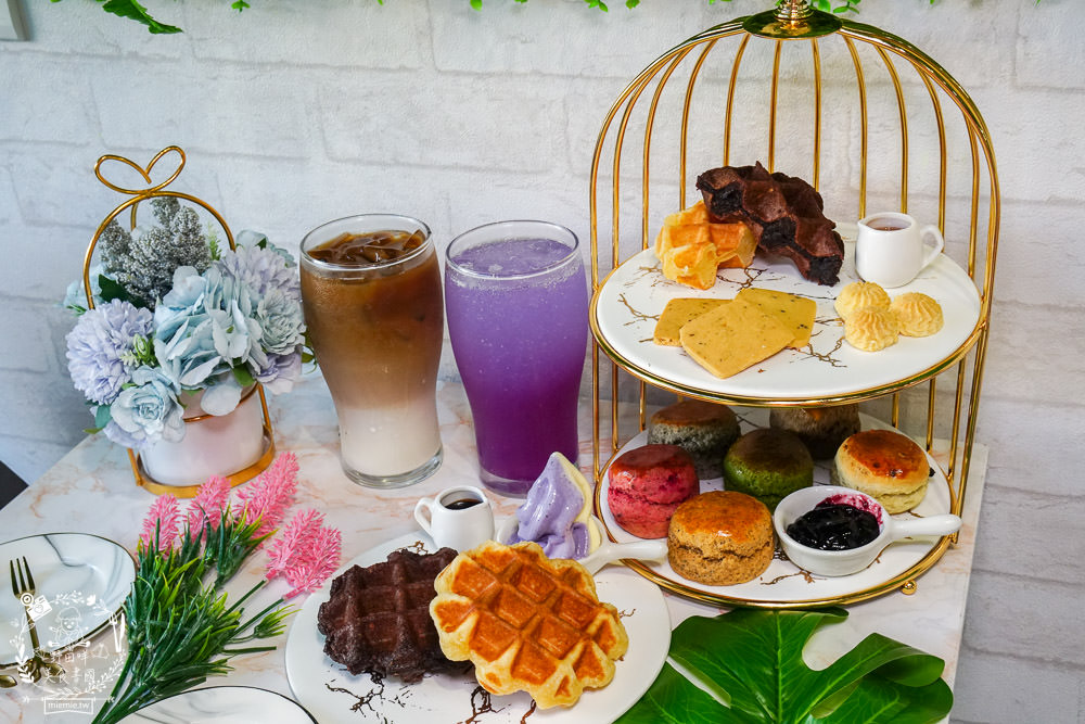 高雄[蒔遇Daily Green]隱藏在秘密花園的網美甜點店!蝦皮人氣第一名的18種口味司康?繽紛網美霜淇淋超好拍照!