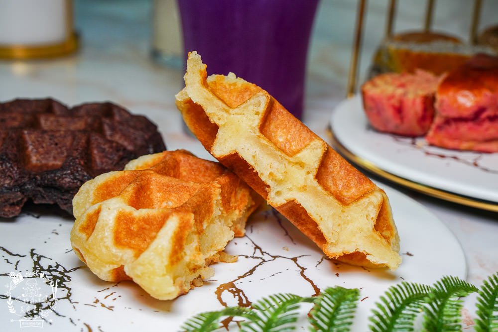 高雄[蒔遇Daily Green]隱藏在秘密花園的網美甜點店!蝦皮人氣第一名的18種口味司康?繽紛網美霜淇淋超好拍照!