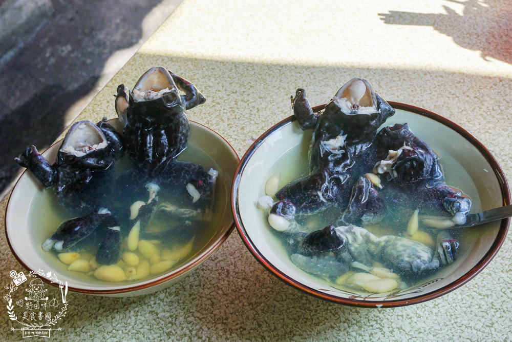 高雄40年蒜頭田雞湯|在地饕客讚不絕口的人氣肥美青蛙湯!看似恐怖卻無敵美味的補湯?