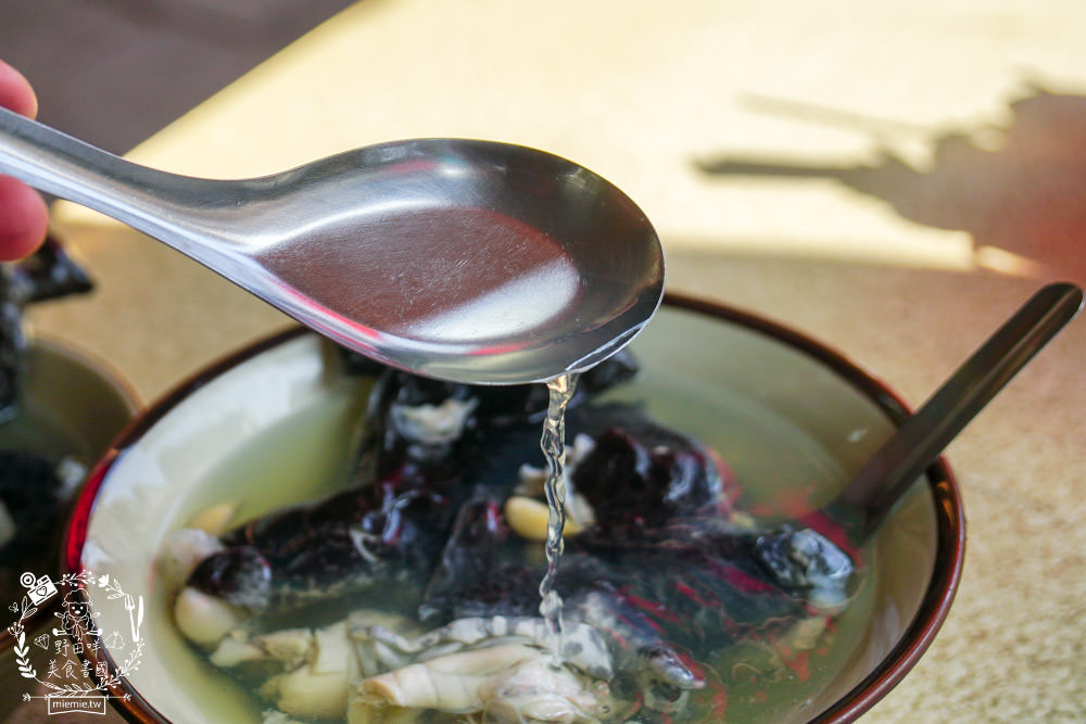 高雄40年蒜頭田雞湯|在地饕客讚不絕口的人氣肥美青蛙湯!看似恐怖卻無敵美味的補湯?