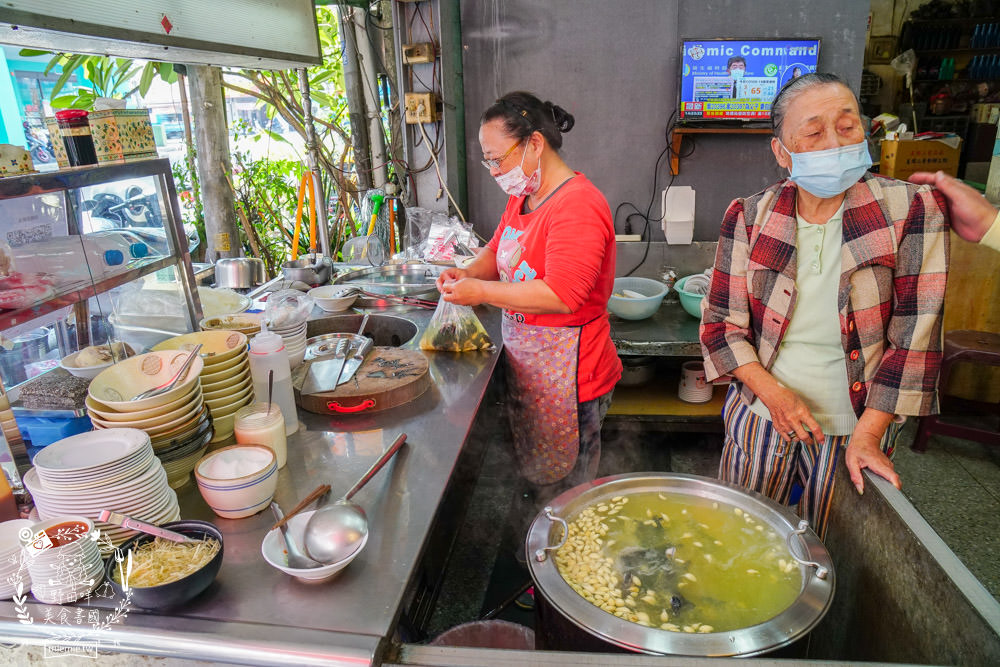 高雄40年蒜頭田雞湯|在地饕客讚不絕口的人氣肥美青蛙湯!看似恐怖卻無敵美味的補湯?