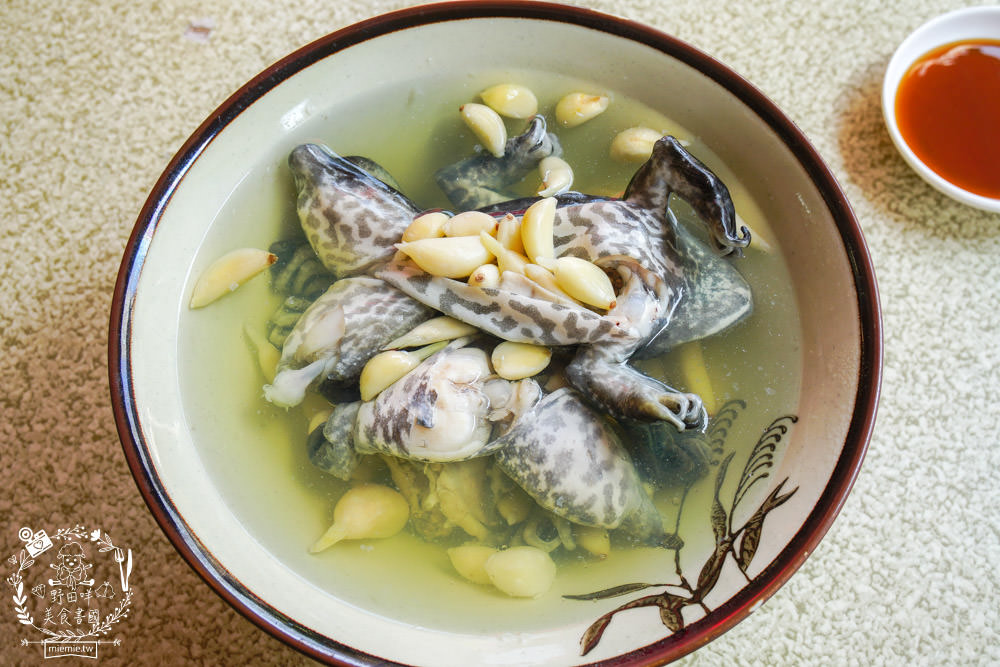 高雄40年蒜頭田雞湯|在地饕客讚不絕口的人氣肥美青蛙湯!看似恐怖卻無敵美味的補湯?