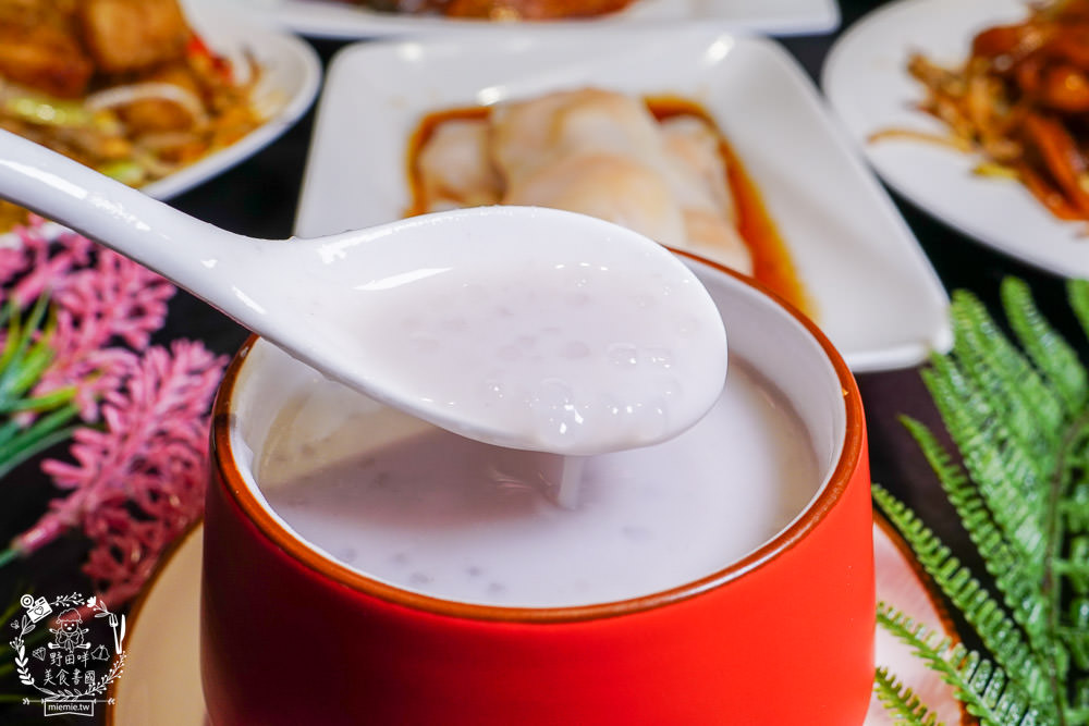 蒸鮮腸粉港式茶飲|高雄營業15年的人氣港式茶飲!江南炸子雞與特色咖啡排骨人氣必點!