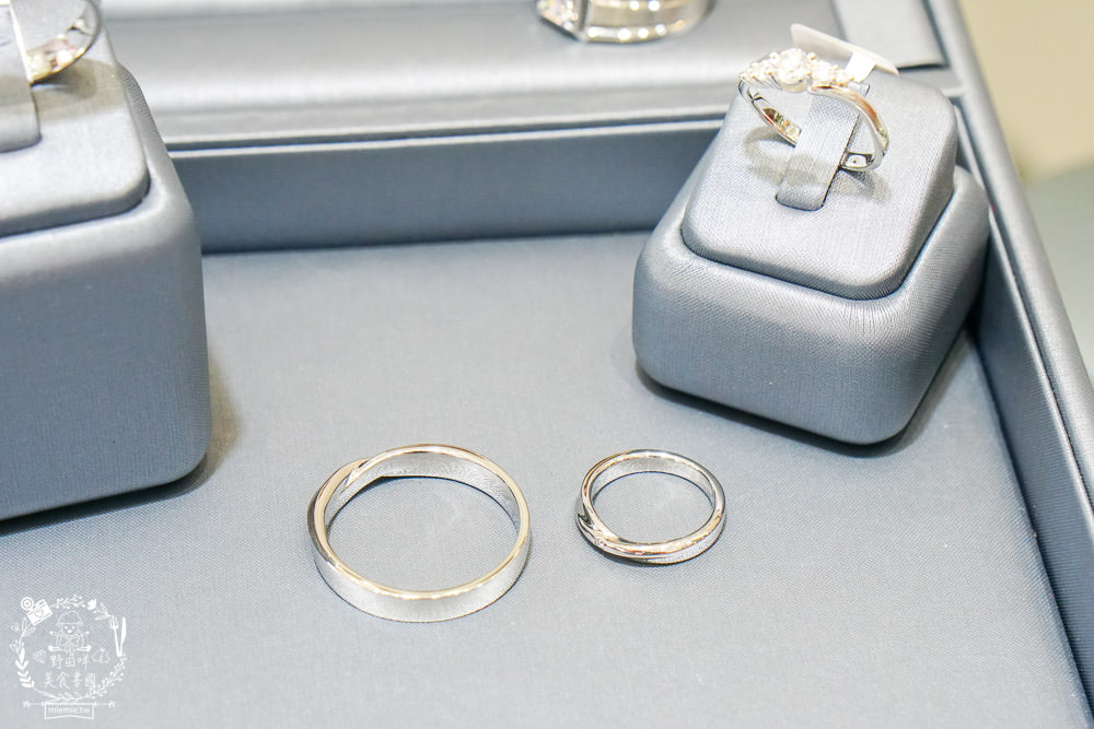 高雄鑽戒推薦[KOR蔻兒鑽石]全台最多設計款式的平價對戒!一條龍客製化貼心服務!高雄結婚對戒推薦!