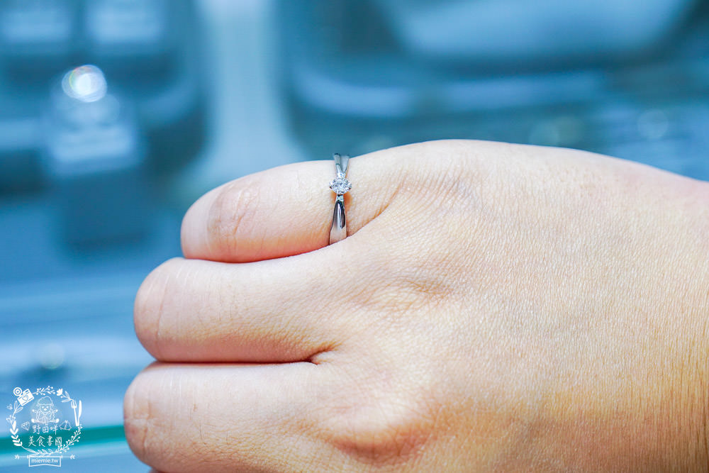 高雄鑽戒推薦[KOR蔻兒鑽石]全台最多設計款式的平價對戒!一條龍客製化貼心服務!高雄結婚對戒推薦!