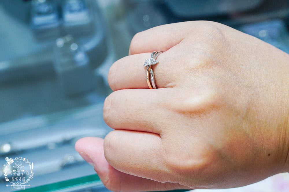 高雄鑽戒推薦[KOR蔻兒鑽石]全台最多設計款式的平價對戒!一條龍客製化貼心服務!高雄結婚對戒推薦!