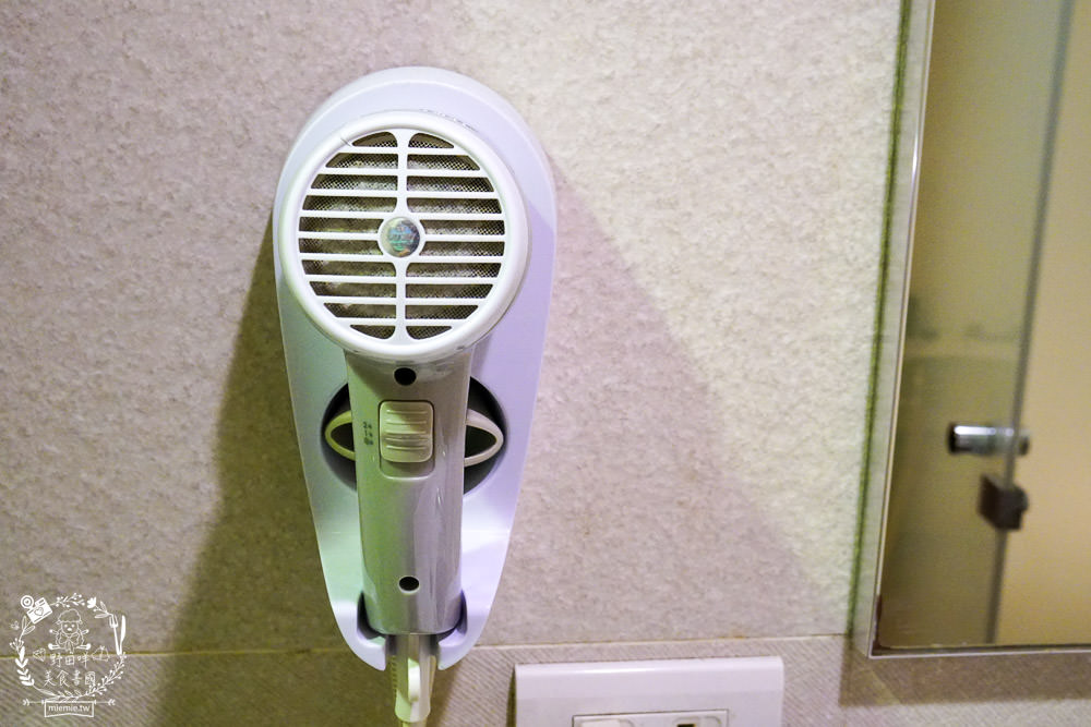 台北薇米商旅|天臺廣場交通便利的台北商旅!樓下就是屈臣氏與康是美！