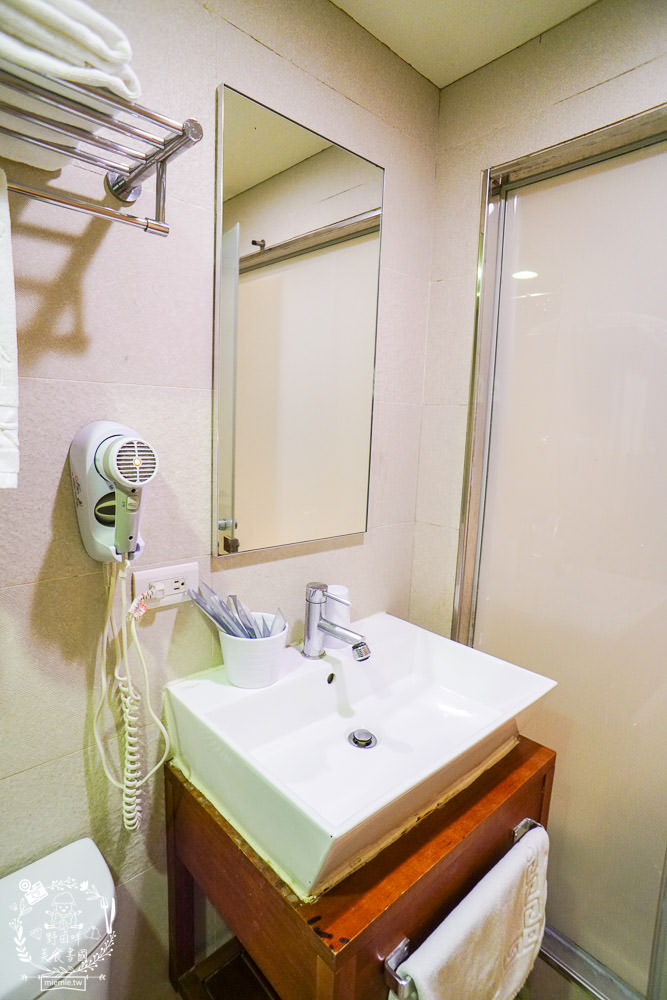 台北薇米商旅|天臺廣場交通便利的台北商旅!樓下就是屈臣氏與康是美！