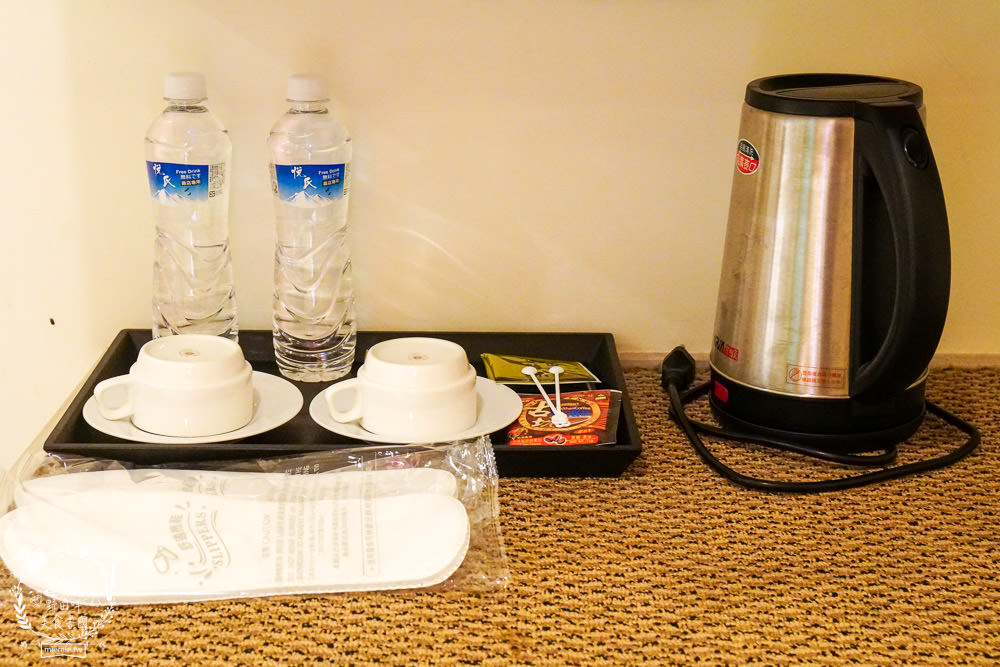 台北薇米商旅|天臺廣場交通便利的台北商旅!樓下就是屈臣氏與康是美！