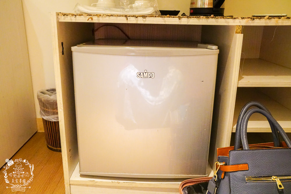 台北薇米商旅|天臺廣場交通便利的台北商旅!樓下就是屈臣氏與康是美！