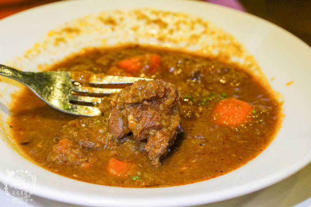 薩利亞台北館前店|每次到北部玩的台北必吃平價美食!佛卡夏+披薩+紅酒燉牛肉+青醬義大利麵每訪必點！