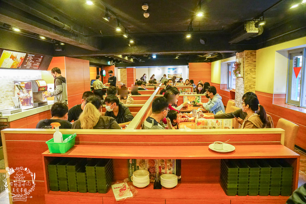 薩利亞台北館前店|每次到北部玩的台北必吃平價美食!佛卡夏+披薩+紅酒燉牛肉+青醬義大利麵每訪必點！