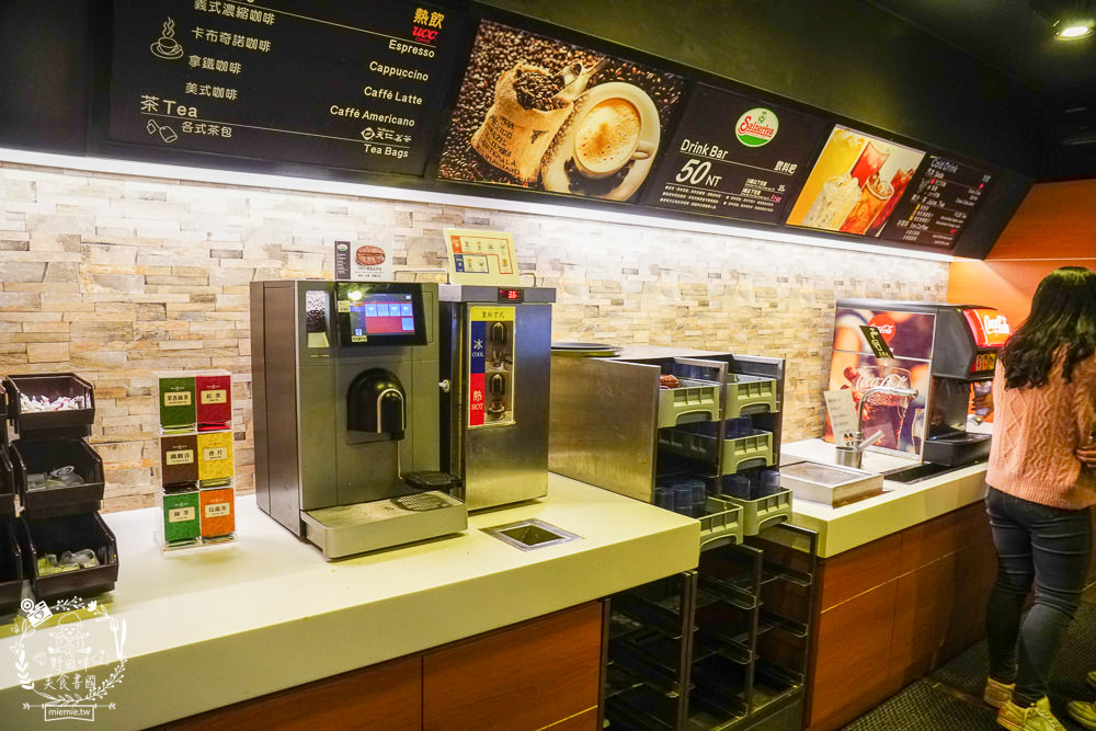 薩利亞台北館前店|每次到北部玩的台北必吃平價美食!佛卡夏+披薩+紅酒燉牛肉+青醬義大利麵每訪必點！