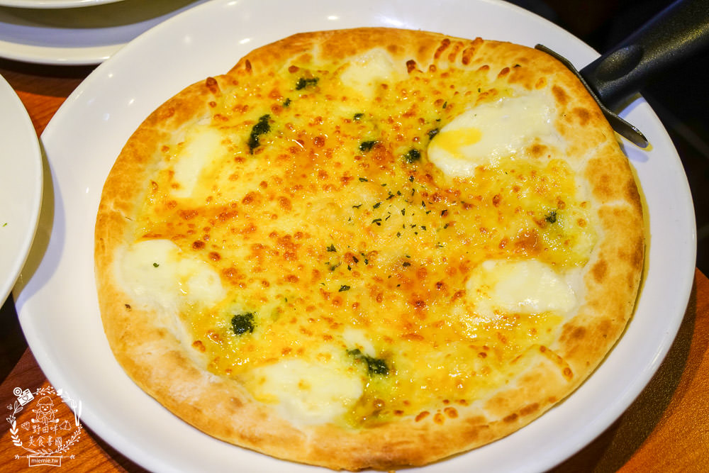 薩利亞台北館前店|每次到北部玩的台北必吃平價美食!佛卡夏+披薩+紅酒燉牛肉+青醬義大利麵每訪必點！