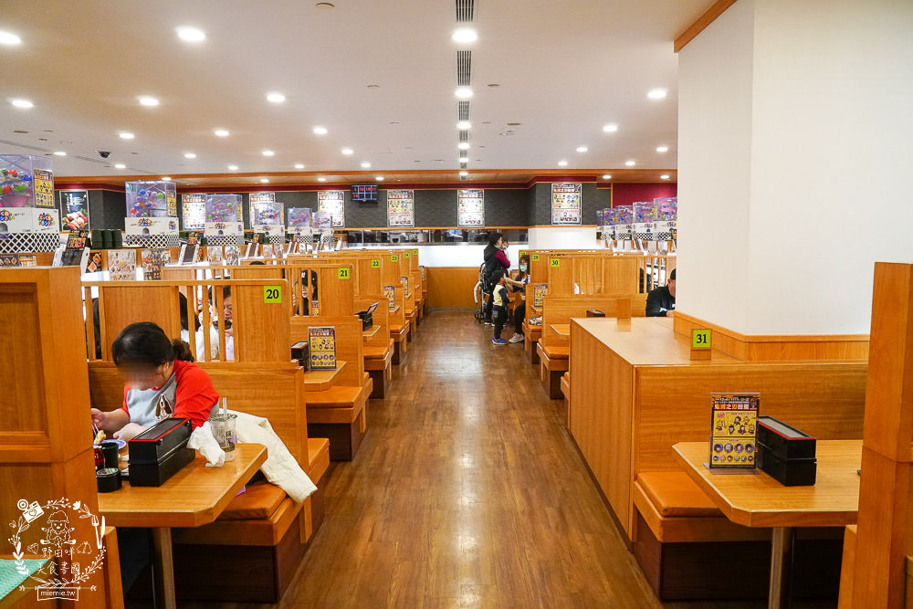 高雄[藏壽司]每5盤免費轉扭蛋的迴轉壽司!滿額贈鬼滅之刃熱門周邊商品!推出限時6天的超強鮭鮪季!