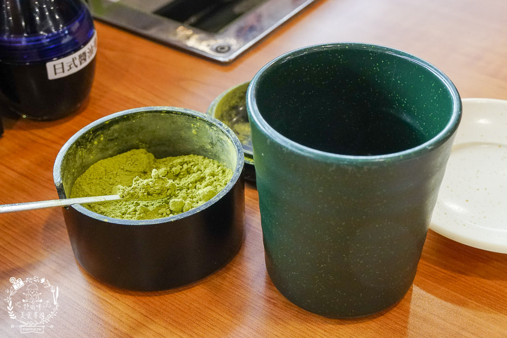 高雄[藏壽司]每5盤免費轉扭蛋的迴轉壽司!滿額贈鬼滅之刃熱門周邊商品!推出限時6天的超強鮭鮪季!