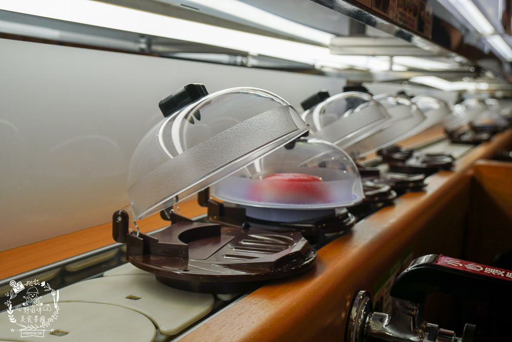 高雄[藏壽司]每5盤免費轉扭蛋的迴轉壽司!滿額贈鬼滅之刃熱門周邊商品!推出限時6天的超強鮭鮪季!