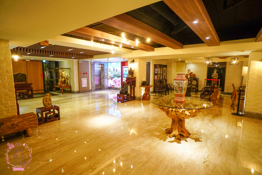 嘉義市區住宿推薦[蘭桂坊酒店]文化路夜市附近住宿!澎湃自助式早餐!有合作停車場~