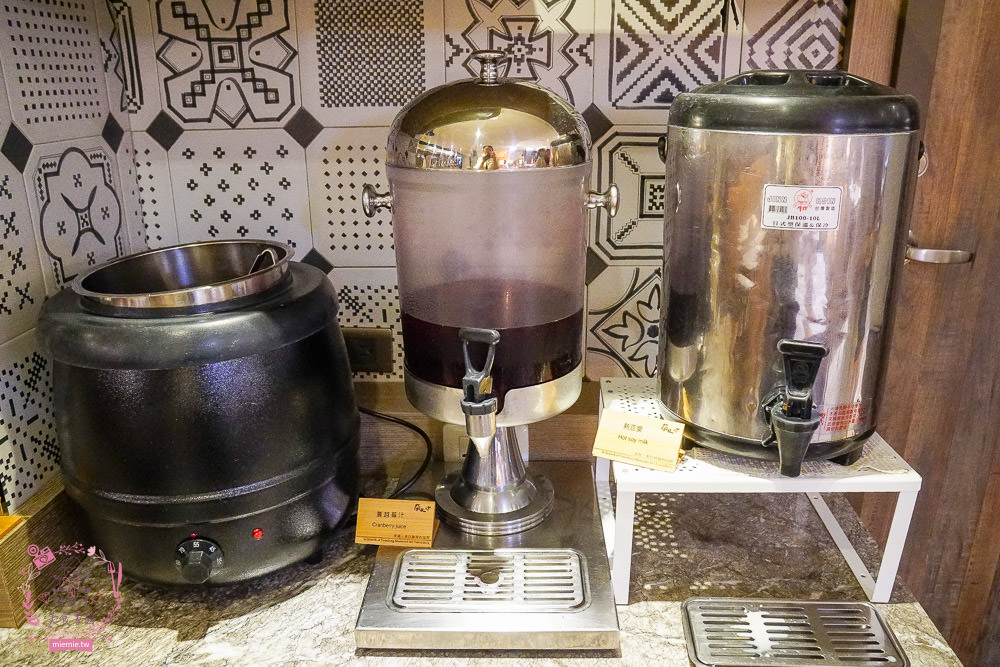 嘉義市區住宿推薦[蘭桂坊酒店]文化路夜市附近住宿!澎湃自助式早餐!有合作停車場~