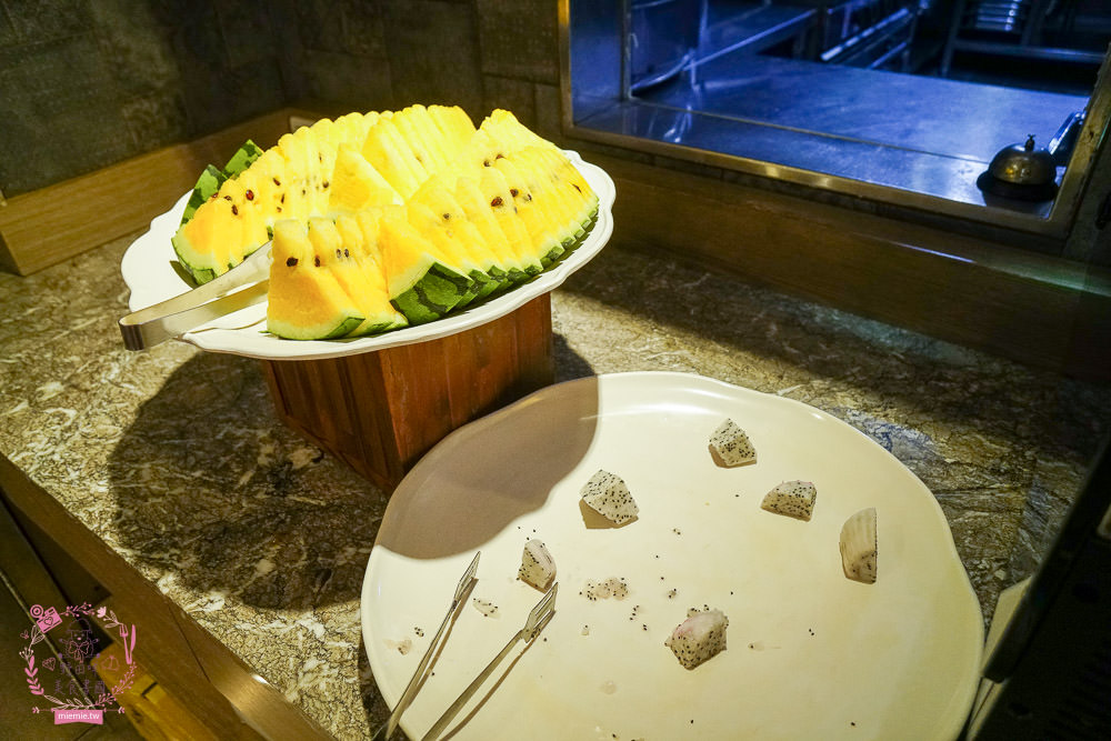 嘉義市區住宿推薦[蘭桂坊酒店]文化路夜市附近住宿!澎湃自助式早餐!有合作停車場~