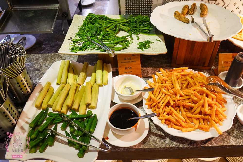 嘉義市區住宿推薦[蘭桂坊酒店]文化路夜市附近住宿!澎湃自助式早餐!有合作停車場~