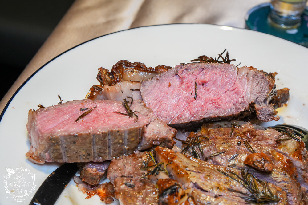 高雄餐酒館推薦[蘼樂餐酒館]聖誕限定超霸氣32oz的肋眼牛排!四種風味一次享受的繽紛精釀啤酒SHOT組!