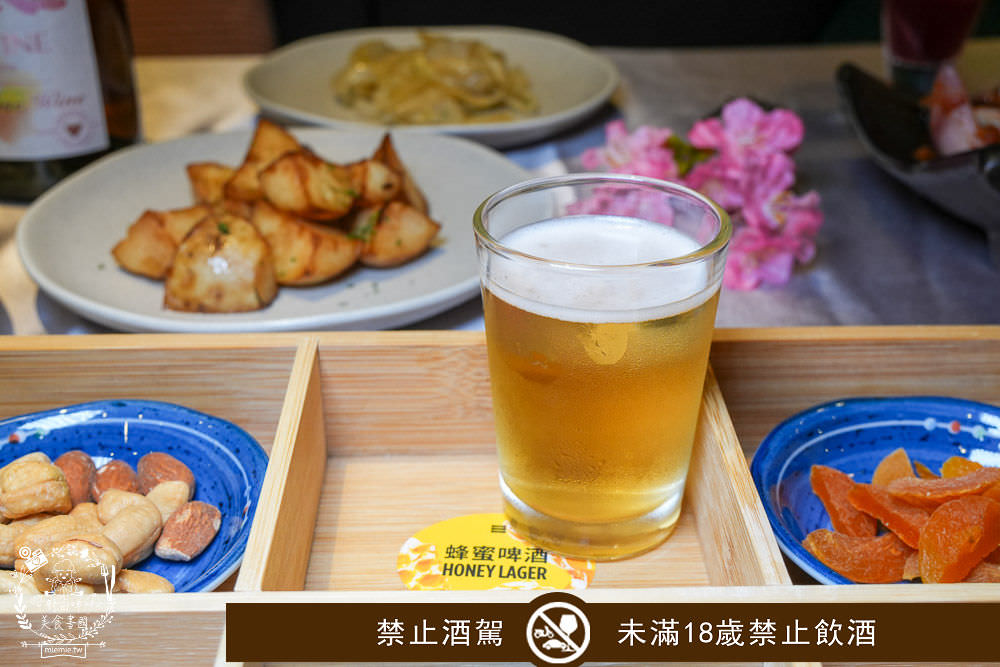 高雄餐酒館推薦[蘼樂餐酒館]聖誕限定超霸氣32oz的肋眼牛排!四種風味一次享受的繽紛精釀啤酒SHOT組!