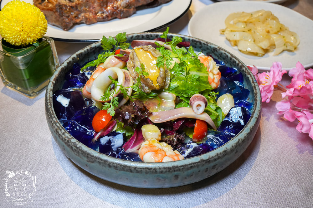 高雄餐酒館推薦[蘼樂餐酒館]聖誕限定超霸氣32oz的肋眼牛排!四種風味一次享受的繽紛精釀啤酒SHOT組!