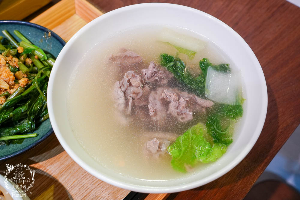 高雄[裹麵楠梓店]文青淡雅的夢幻麵店!超好拍照的網美麵店!牛肉乾拌麵銷魂必點!