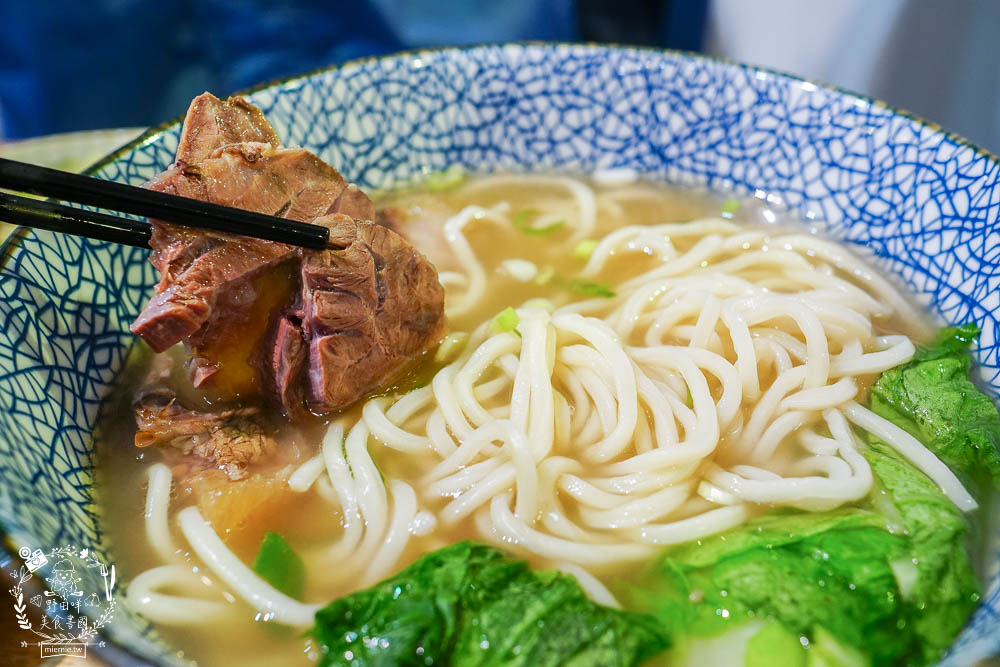 高雄[裹麵楠梓店]文青淡雅的夢幻麵店!超好拍照的網美麵店!牛肉乾拌麵銷魂必點!
