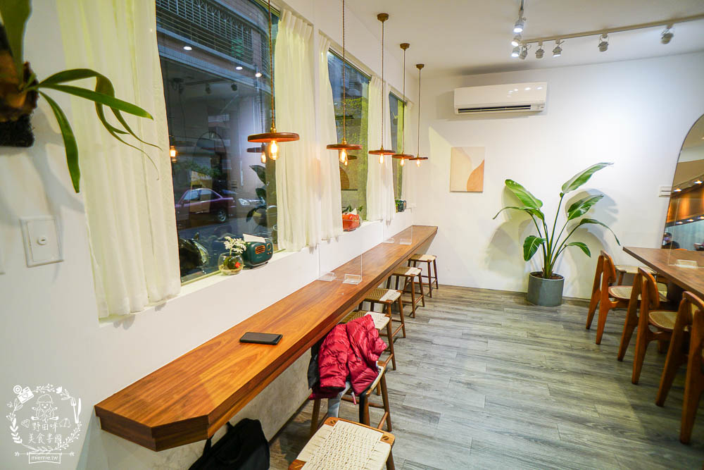 高雄[裹麵楠梓店]文青淡雅的夢幻麵店!超好拍照的網美麵店!牛肉乾拌麵銷魂必點!