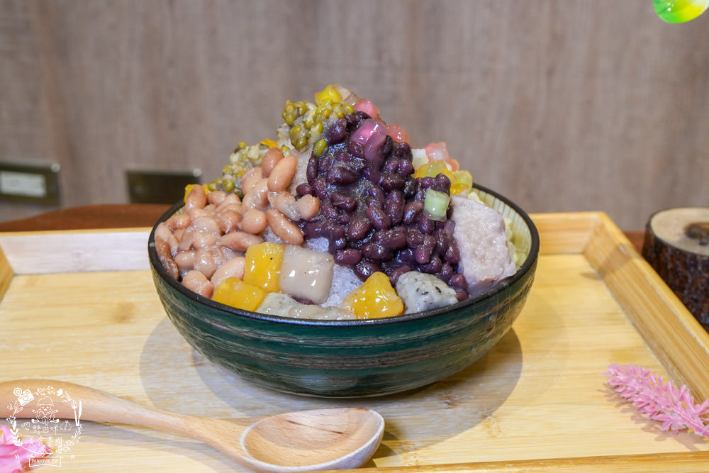 高雄[裕豐冰堂]隱藏在鳳山的高CP值創意雪花冰!中秋限定的柚見月圓雪花冰好拍又好吃!