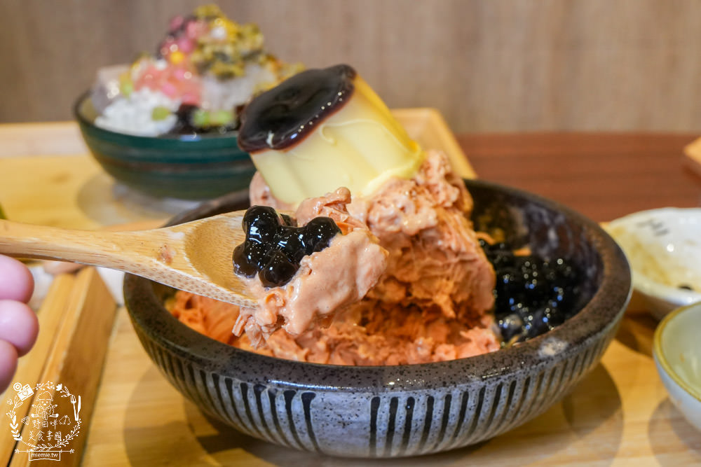 高雄[裕豐冰堂]隱藏在鳳山的高CP值創意雪花冰!中秋限定的柚見月圓雪花冰好拍又好吃!