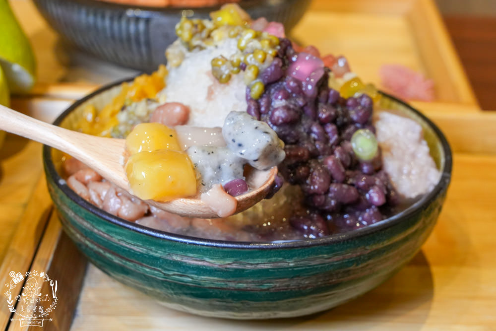 高雄[裕豐冰堂]隱藏在鳳山的高CP值創意雪花冰!中秋限定的柚見月圓雪花冰好拍又好吃!