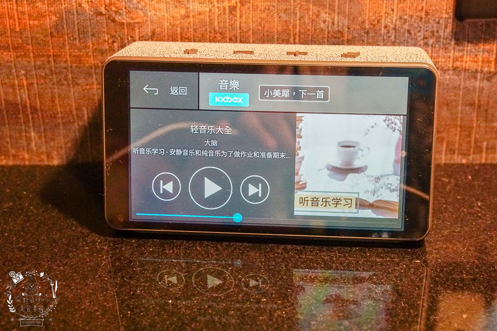 西悠巢旅-高雄車站館|高雄智能自助旅館推薦!統茂集團旗下的新開幕品牌!有智能小美犀開電視冷氣超便利!