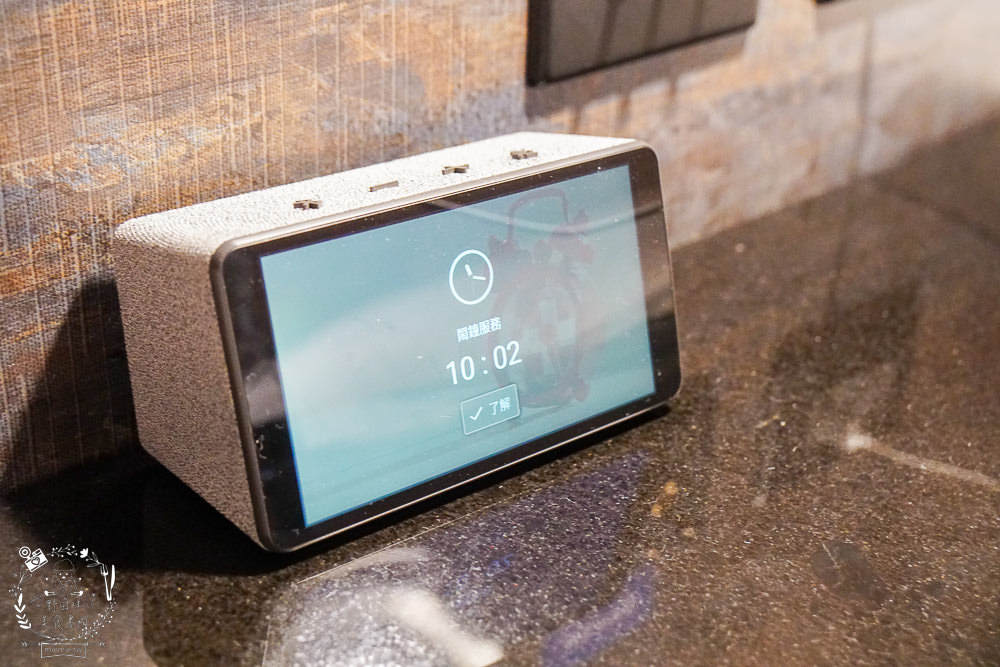 西悠巢旅-高雄車站館|高雄智能自助旅館推薦!統茂集團旗下的新開幕品牌!有智能小美犀開電視冷氣超便利!