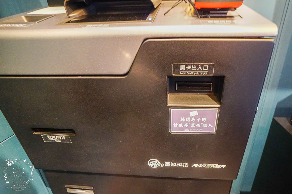 西悠巢旅-高雄車站館|高雄智能自助旅館推薦!統茂集團旗下的新開幕品牌!有智能小美犀開電視冷氣超便利!