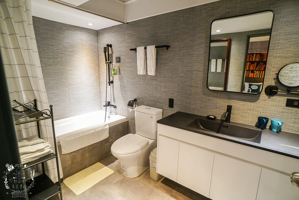 西悠巢旅-高雄車站館|高雄智能自助旅館推薦!統茂集團旗下的新開幕品牌!有智能小美犀開電視冷氣超便利!