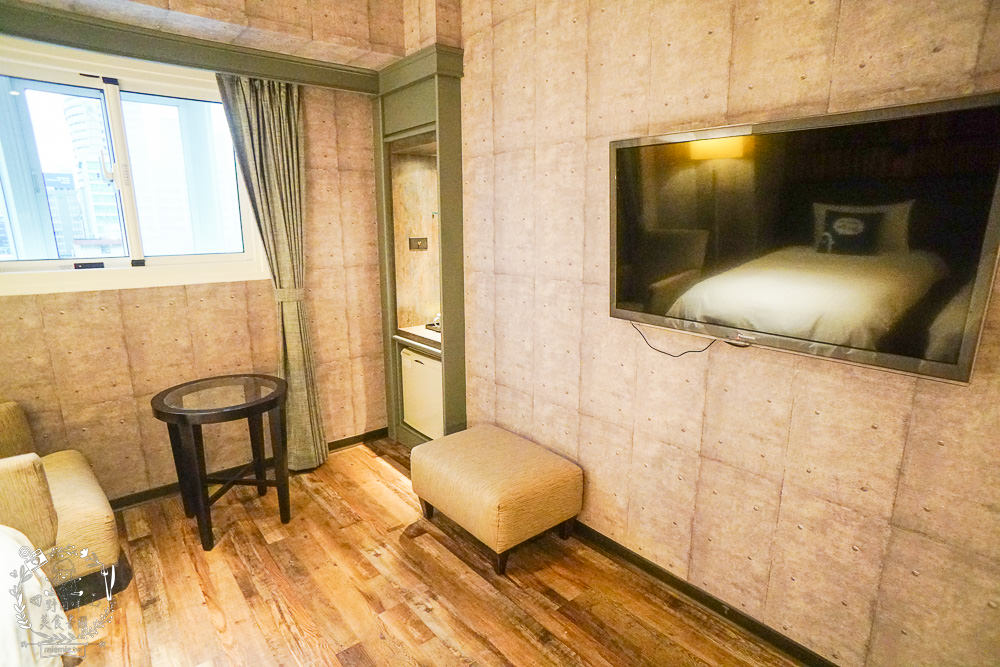 西悠巢旅-高雄車站館|高雄智能自助旅館推薦!統茂集團旗下的新開幕品牌!有智能小美犀開電視冷氣超便利!