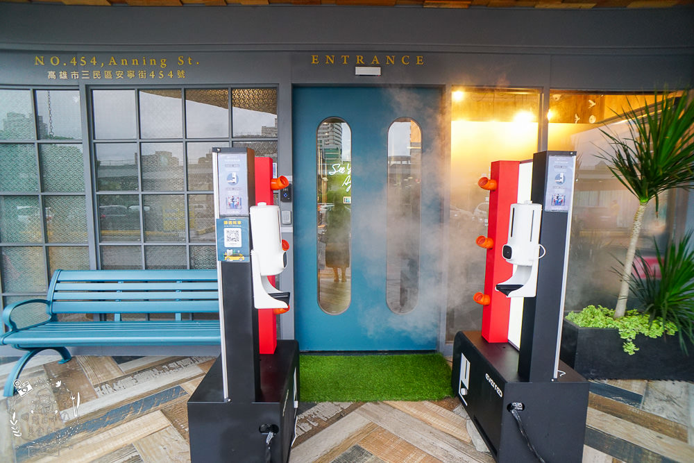西悠巢旅-高雄車站館|高雄智能自助旅館推薦!統茂集團旗下的新開幕品牌!有智能小美犀開電視冷氣超便利!