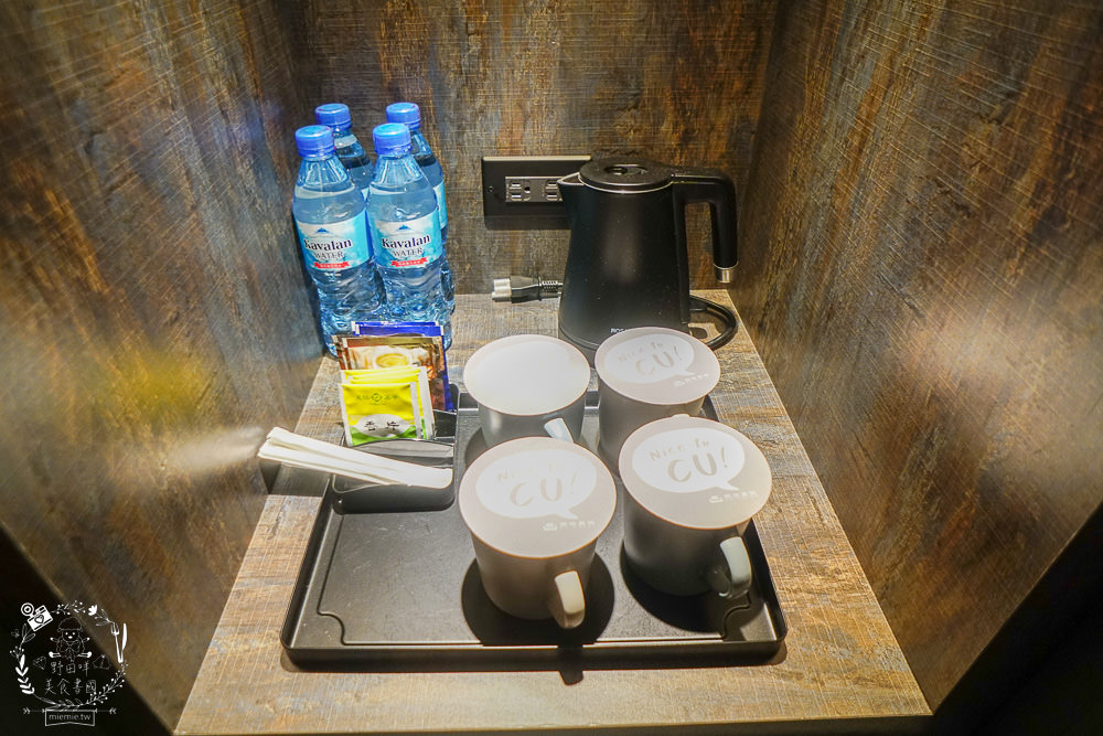 西悠巢旅-高雄車站館|高雄智能自助旅館推薦!統茂集團旗下的新開幕品牌!有智能小美犀開電視冷氣超便利!