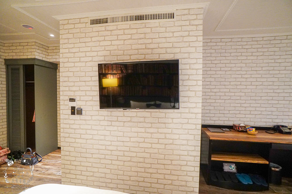 西悠巢旅-高雄車站館|高雄智能自助旅館推薦!統茂集團旗下的新開幕品牌!有智能小美犀開電視冷氣超便利!