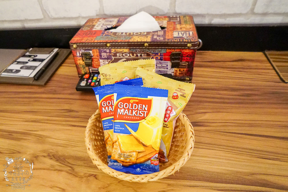 西悠巢旅-高雄車站館|高雄智能自助旅館推薦!統茂集團旗下的新開幕品牌!有智能小美犀開電視冷氣超便利!