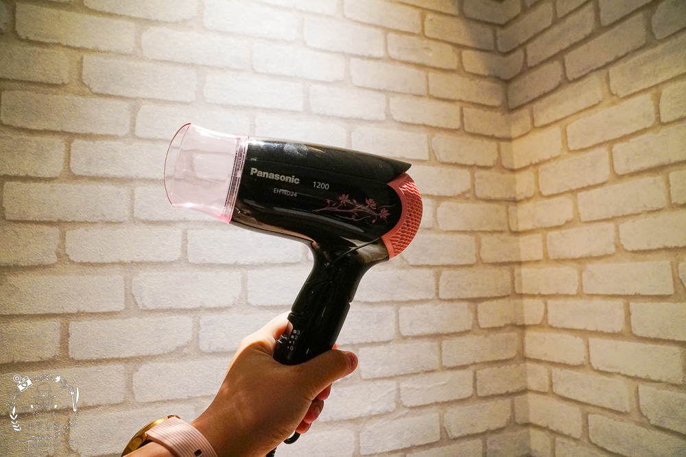 西悠巢旅-高雄車站館|高雄智能自助旅館推薦!統茂集團旗下的新開幕品牌!有智能小美犀開電視冷氣超便利!