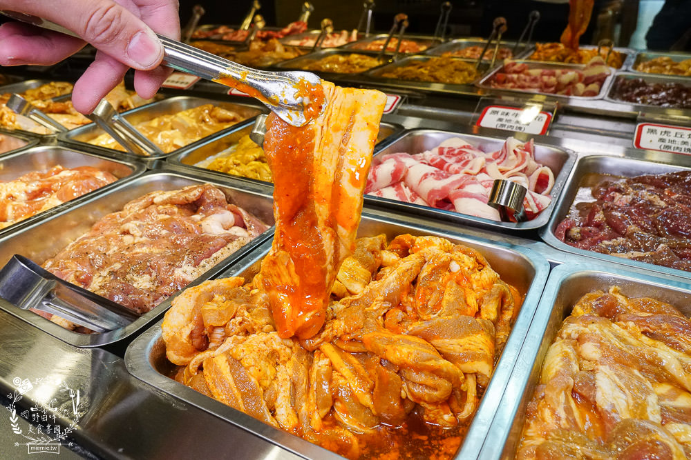 高雄[豬對有韓式烤肉吃到飽]高達70種食材選項!還有銷魂痛風鍋?!