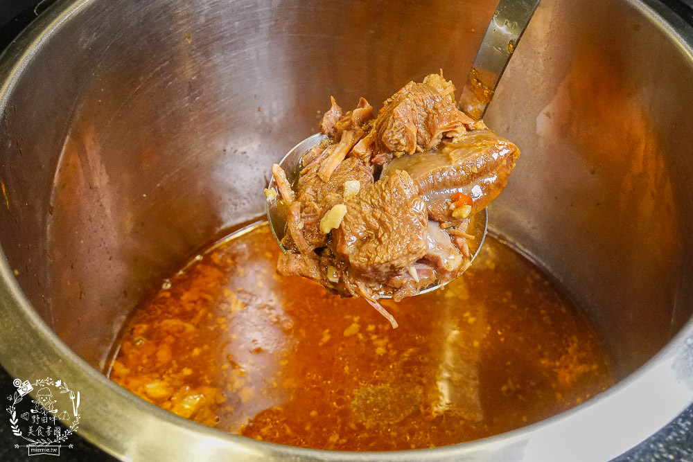 高雄[豬對有韓式烤肉吃到飽]高達70種食材選項!還有銷魂痛風鍋?!