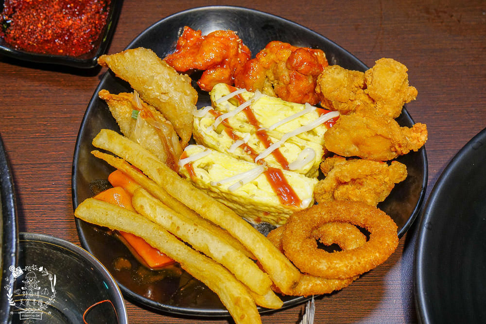 高雄[豬對有韓式烤肉吃到飽]高達70種食材選項!還有銷魂痛風鍋?!